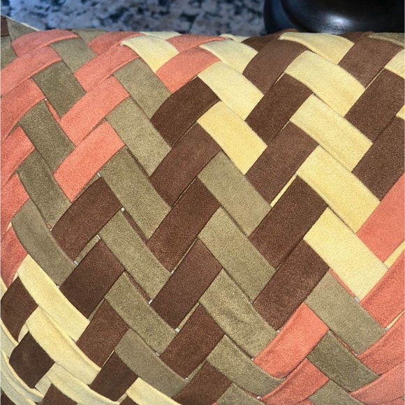 Textured woven accent pillow, like new! - Picture 2 of 2